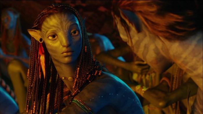 Neytiri from Avatar looking to the side