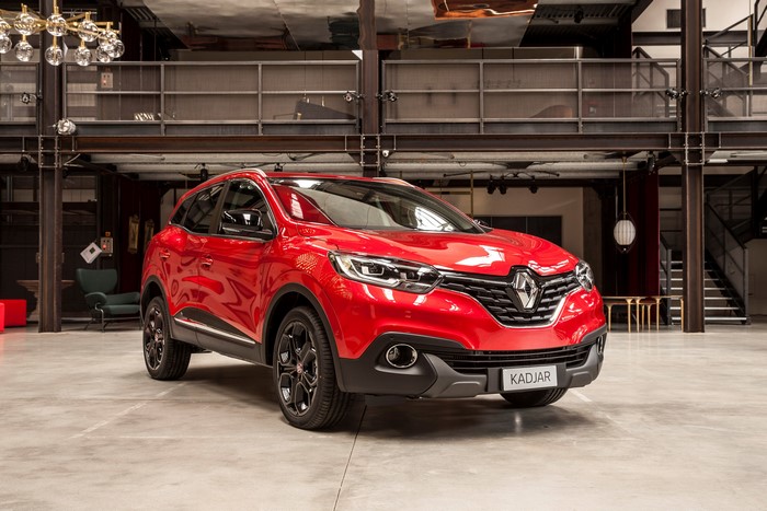 Red Renault Kadjar 2016