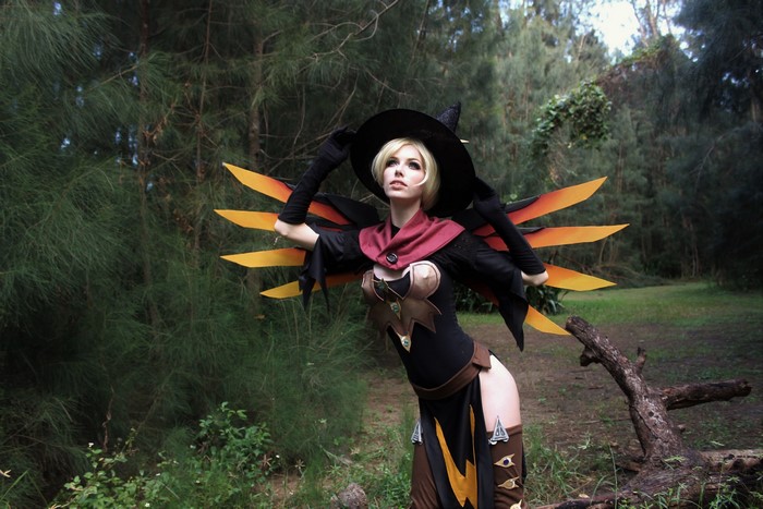 Mercy from Overwatch Cosplay
