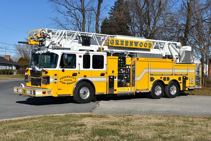 4K Spartan Gladiator Smeal Sirius 105 Ladder Fire Engine