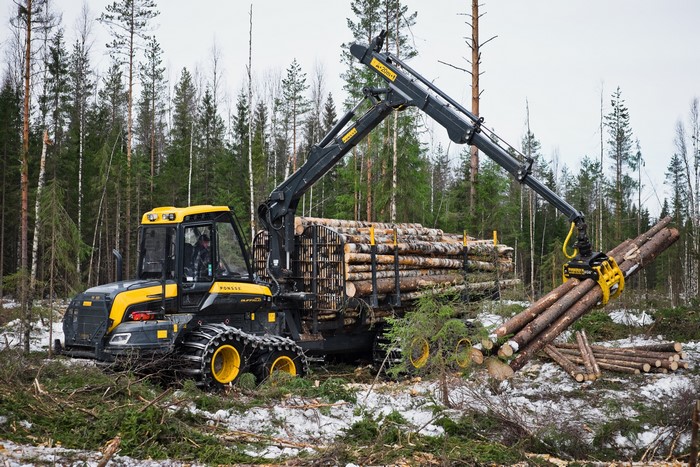 4K 2015-17 Ponsse BuffaloKing Forwarder loading logs