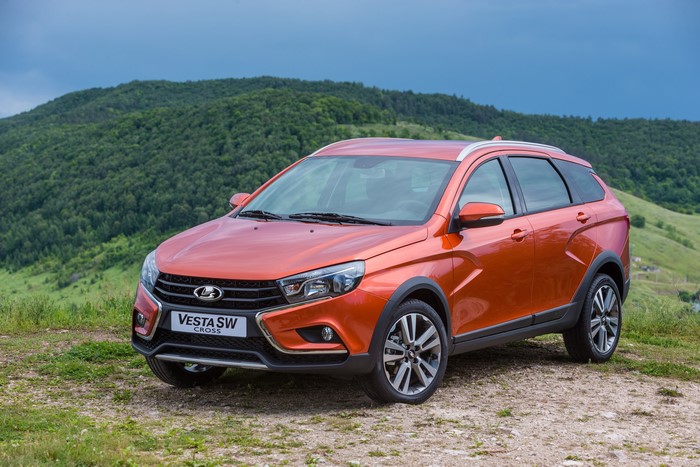 4K 2017 Lada Vesta SW Cross Orange Metallic