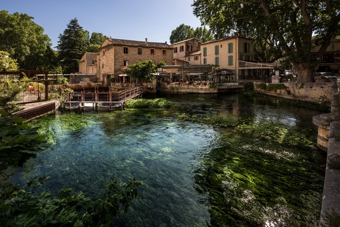 Fontaine de Vaucluse Provence France River Houses