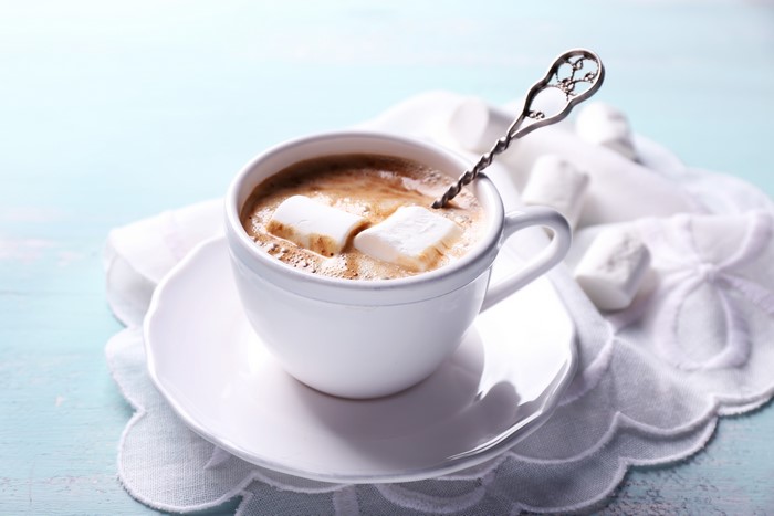 Hot chocolate with marshmallows in a cup