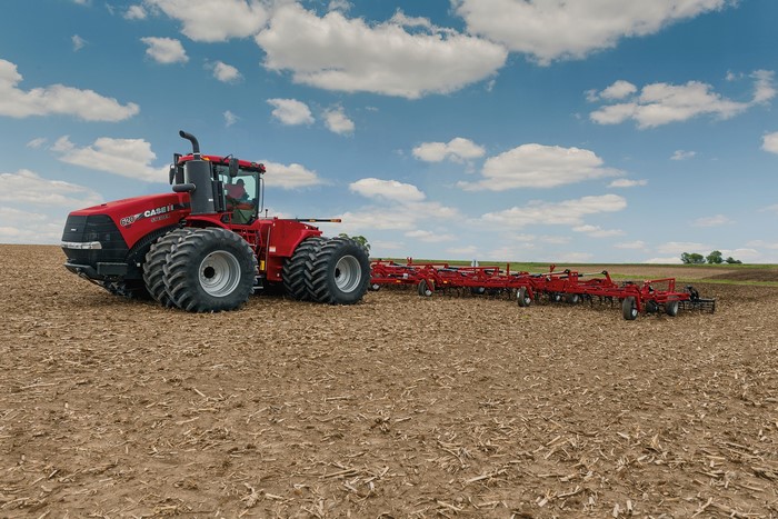 Case IH Steiger 620 HD Tractor in a Field