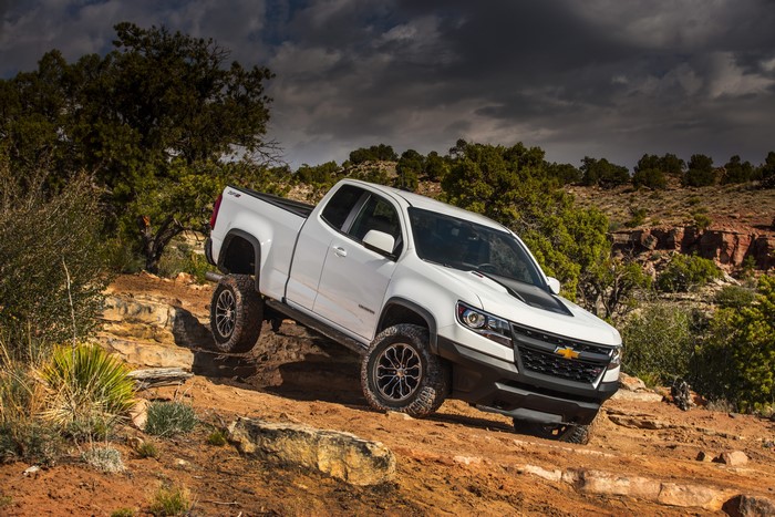 White 2017 Chevrolet Colorado ZR2 Extended Cab Truck