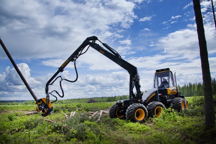 Ponsse Ergo 8w forwarder in a forest clearing