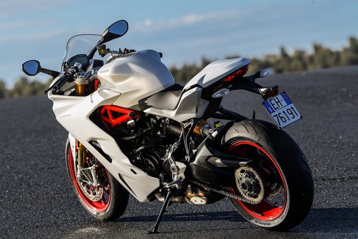 4K 2017 Ducati SuperSport S Motorcycle