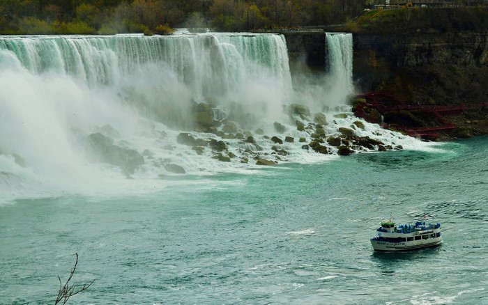 Niagara Falls with Maid of the Mist boat