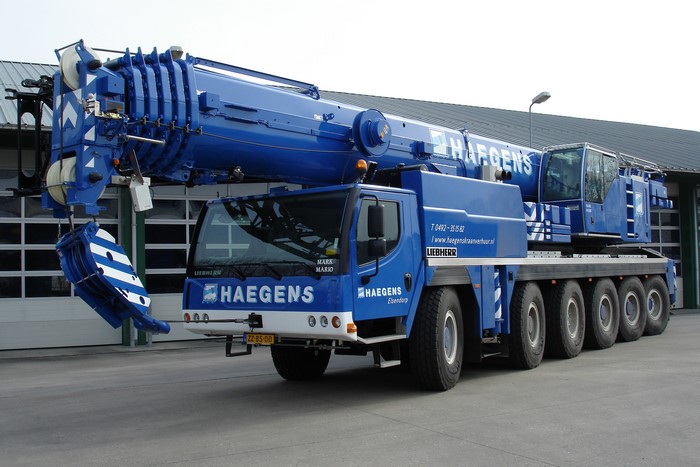 Liebherr LTM 1150-6.1 mobile crane by Haegens