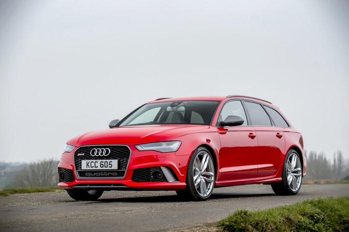 Red Audi RS 6 Avant Quattro Estate Car