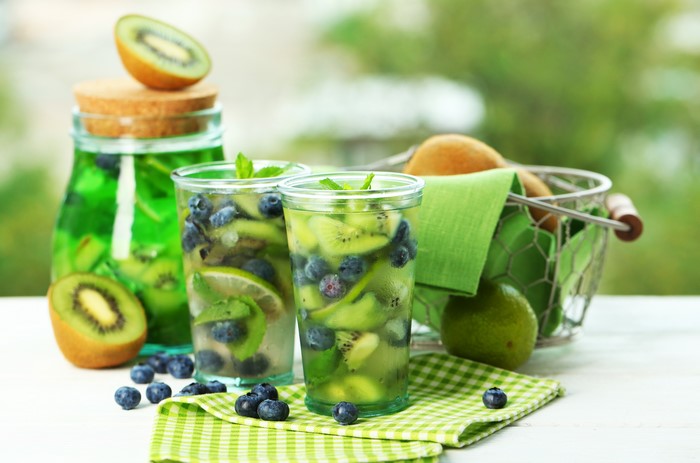 Kiwi and Blueberry Infused Drinks with Fresh Fruit