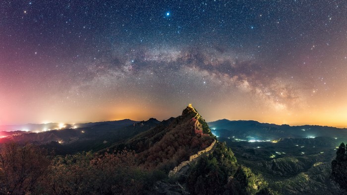 The Great Wall of China under the Milky Way