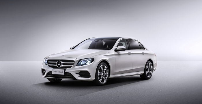 4K Mercedes-Benz E-Class Sedan