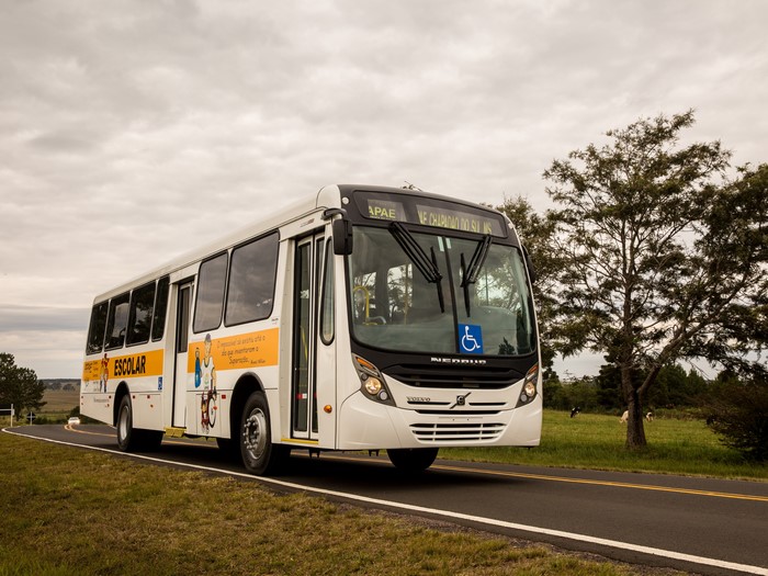 4K 2014-17 Neobus Mega Plus Escolar Volvo B270F Bus