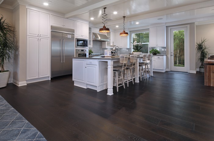 Modern Kitchen with Island and Stainless Steel Appliances