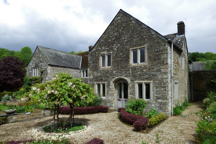 Stone house with garden in Devon, United Kingdom