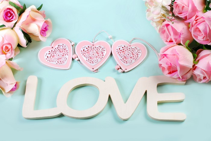 4K Love Roses Word Lettering