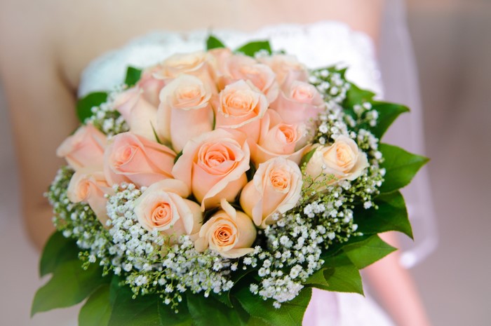 Peach Roses and Baby's Breath Bouquet