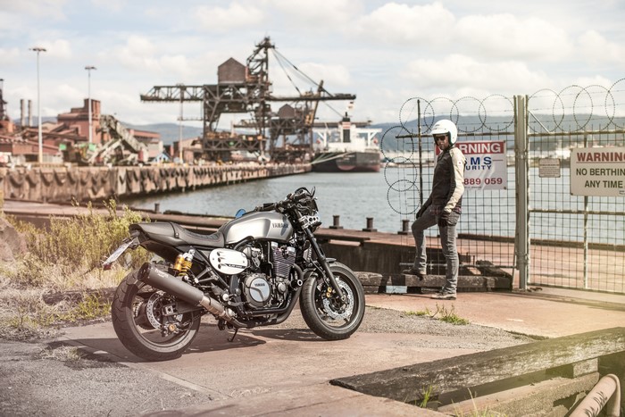 4K 2015-16 XJR1300 Yamaha Motorcyclist