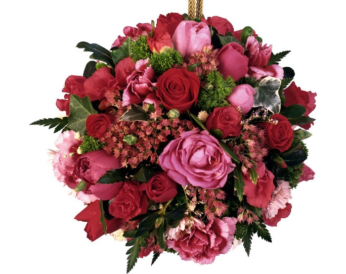 Round bouquet of red and pink roses
