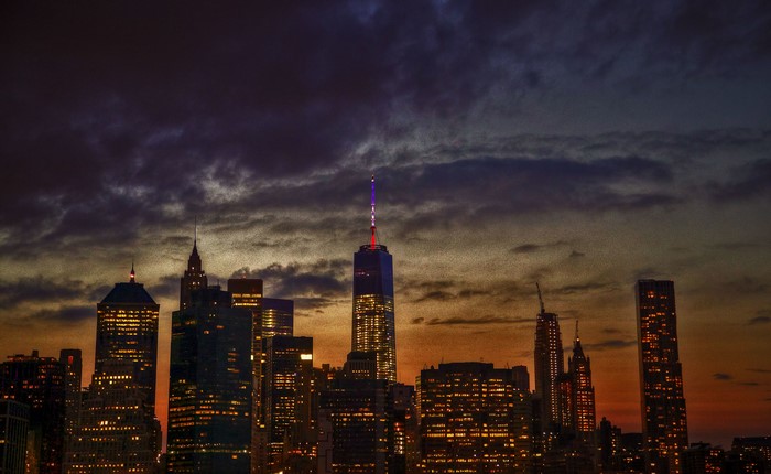 One World Trade Center and Manhattan Skyline at Dusk