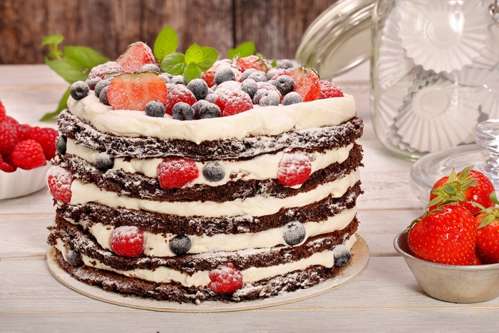 Chocolate Berry Naked Cake