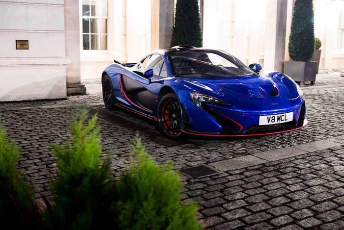 Blue McLaren P1 with V8 MCL license plate