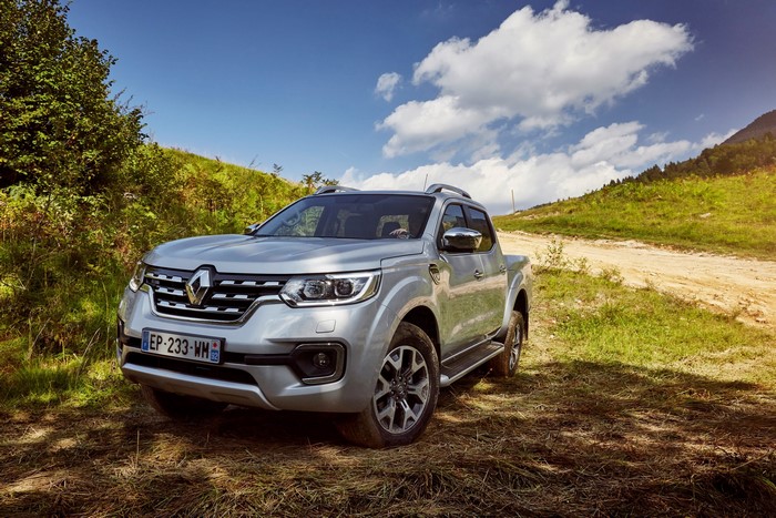 Renault Alaskan 2017 Silver Pickup Truck