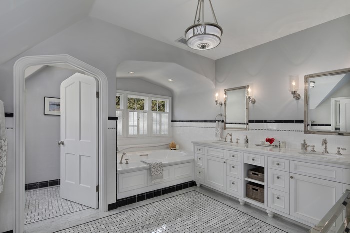 Luxury Bathroom with Bathtub and Double Vanity