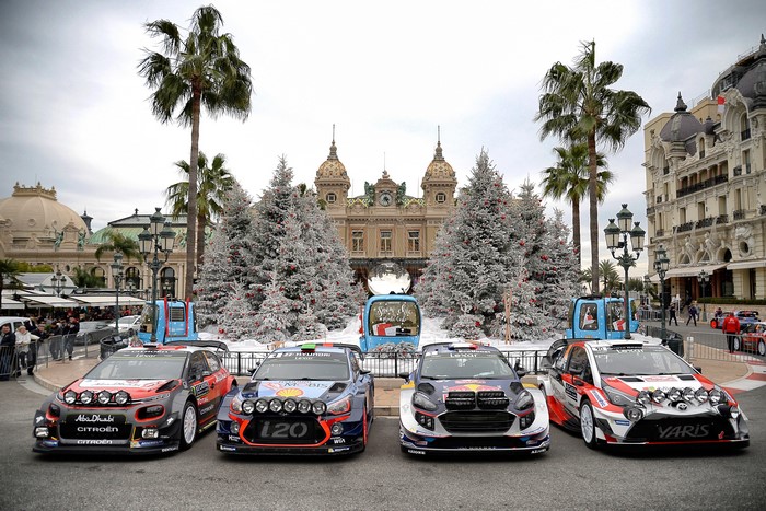 Rally cars in front of Casino de Monte-Carlo