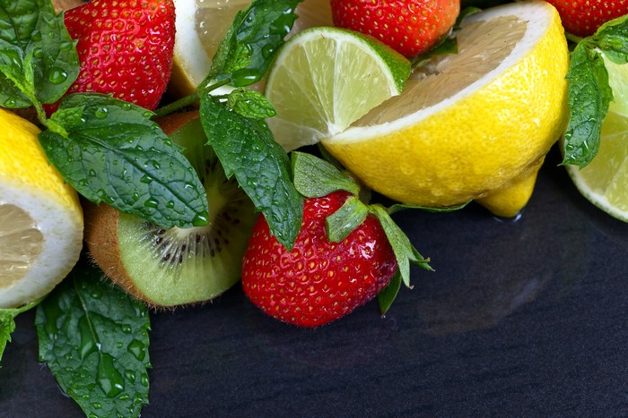 4K Fruit: Lemons, Strawberry, Kiwi, and Mint