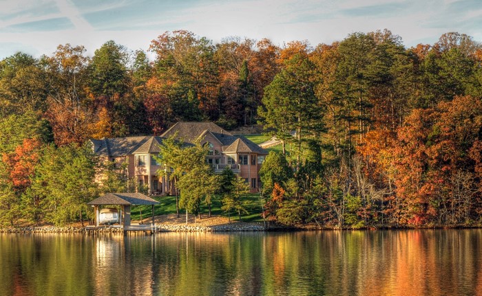 Autumn scene with houses and lake in Tennessee