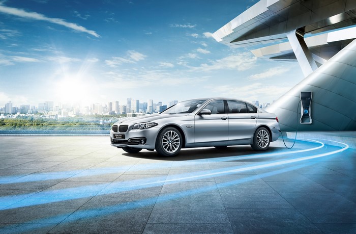 BMW 5 Series Sedan Charging
