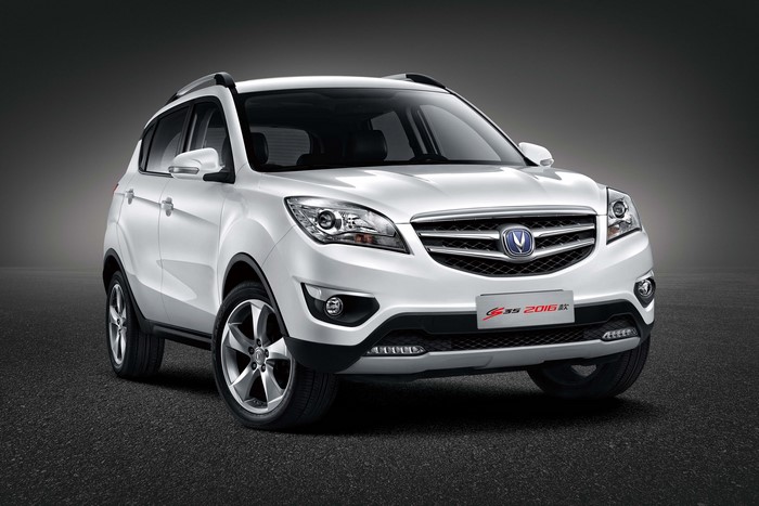 4K White Changan CS35 Chinese SUV