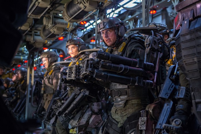 Tom Cruise and soldiers in exosuits in Edge of Tomorrow