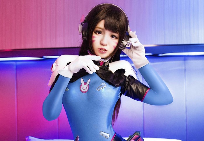 D.Va from Overwatch Cosplay