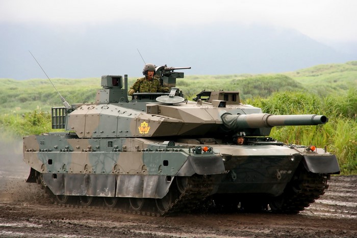 Japanese Type 10 tank in a field