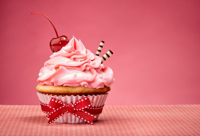 4K Cupcake with Cherry and Bowknot