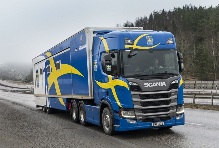 Scania truck with Ski Team Sweden livery