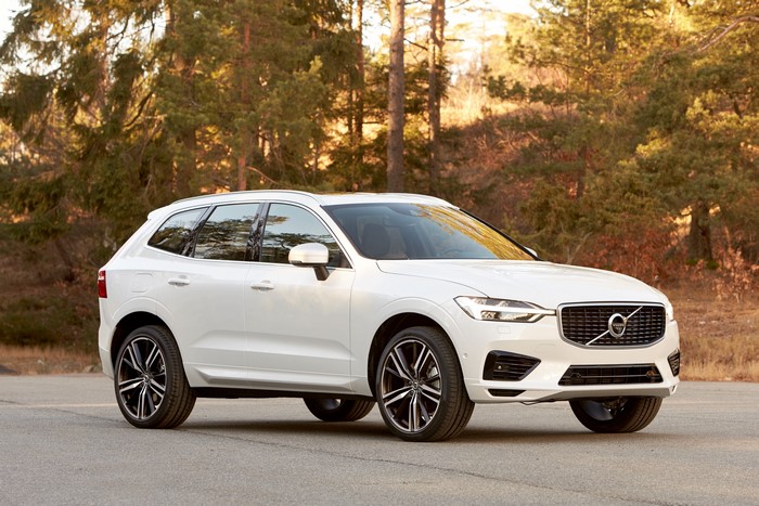 White 2017 Volvo XC60 T8 R-Design