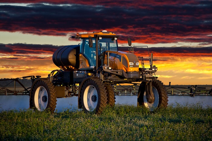 Valtra BS3020H sprayer at sunset