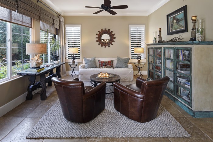 Living room with armchairs and sofa