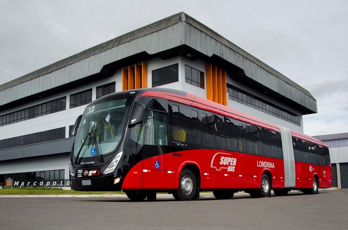 Marcopolo Viale BRT Articulado bus in front of building