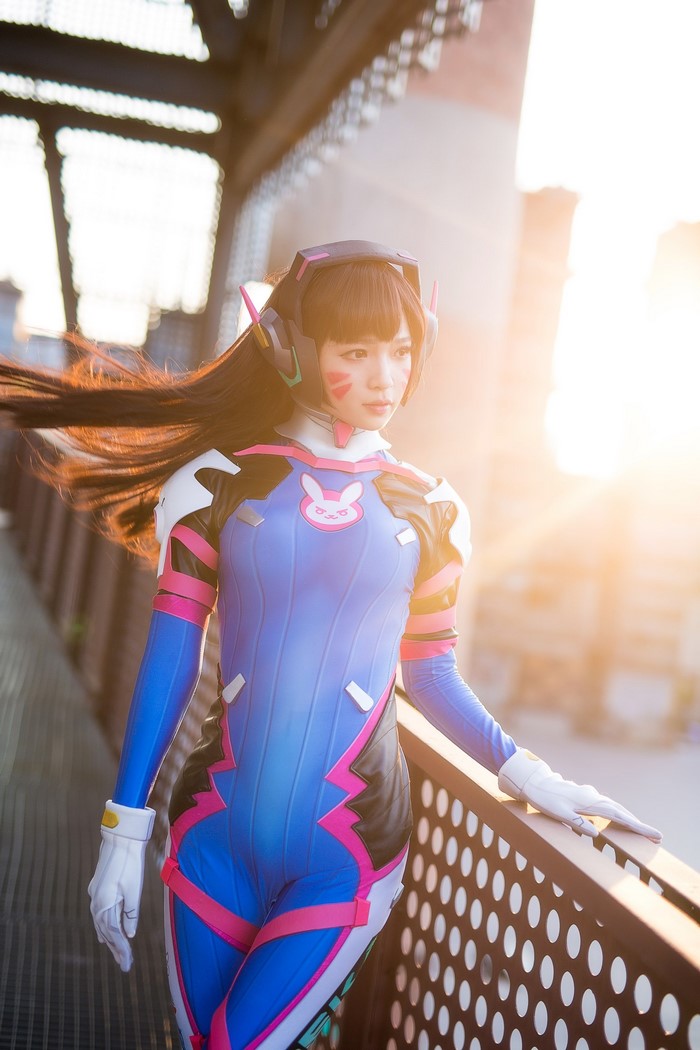 D.Va from Overwatch Cosplay