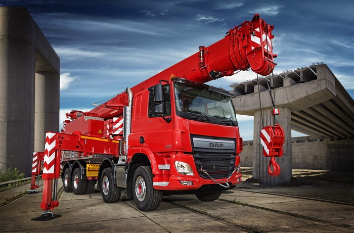 Red DAF CF 440 FAD Euro 6 8x4 Mobile Crane