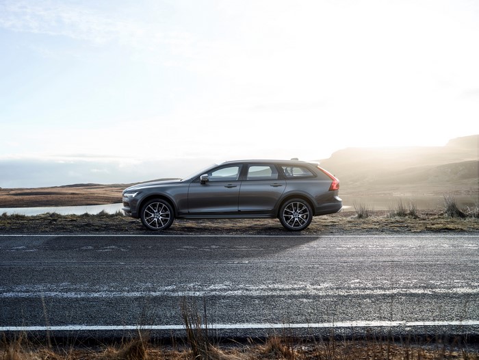 Volvo Cross Country V90 2017 Estate Car
