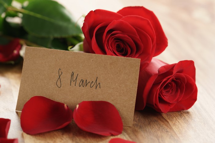 Red Roses and 8 March Card