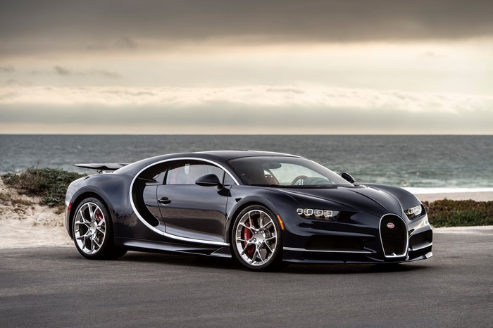 Bugatti Chiron 2016-17 Metallic Black Luxury Car