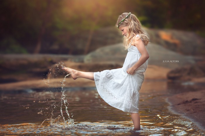 #840117 4k, Legs, Dress, Little Girls, Stream, Water Splash - Rare 